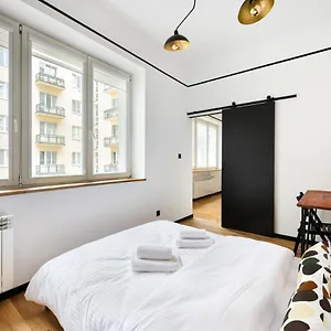 https://uniwersytet-warszawski-modern-apartment.warsawhotelspoland.com
