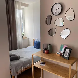 https://studio-w-centrum-warszawy-ulica-chmielna-500m-od-dworca.warsawhotelspoland.com